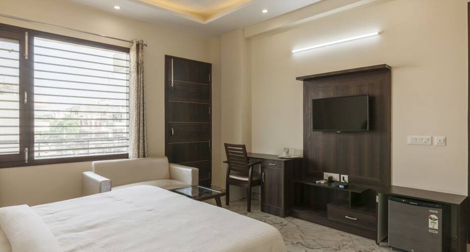 FabHotelTavishkGolfCourseRoad, Gurgaon 4