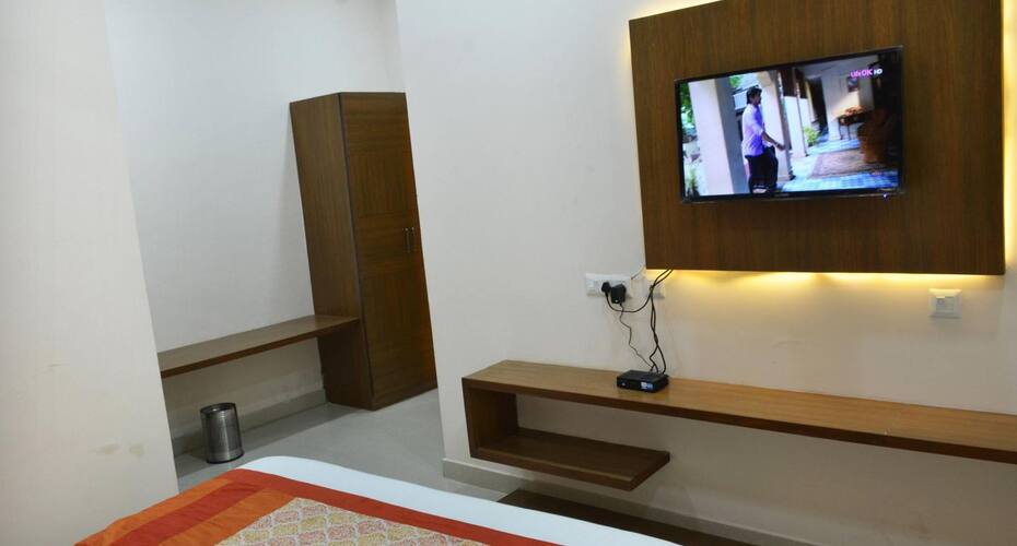 Hotel Frisat, Zirakpur 4