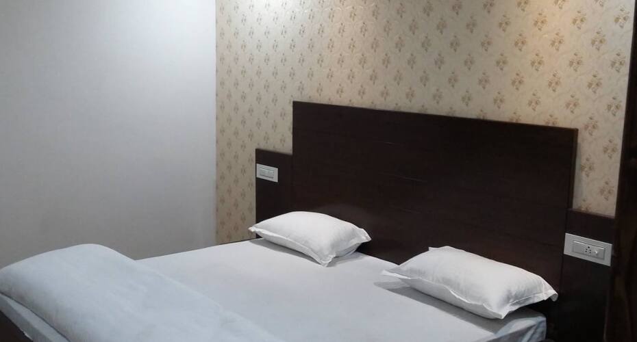 Hotel Onyx, Zirakpur 2