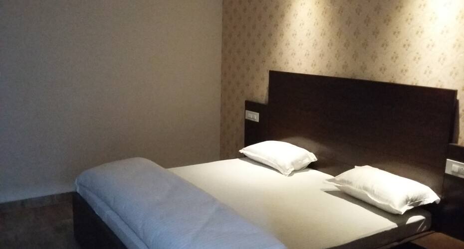 Hotel Onyx, Zirakpur 4