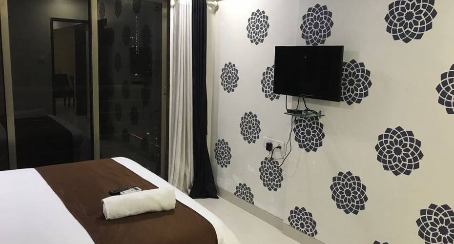 Highrise V Executive Service Apartment, Mumbai 5