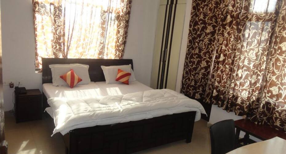 Paavni Royal Inn, Noida 4