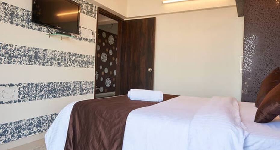Skyline I Executive Service Apartment, Mumbai 2