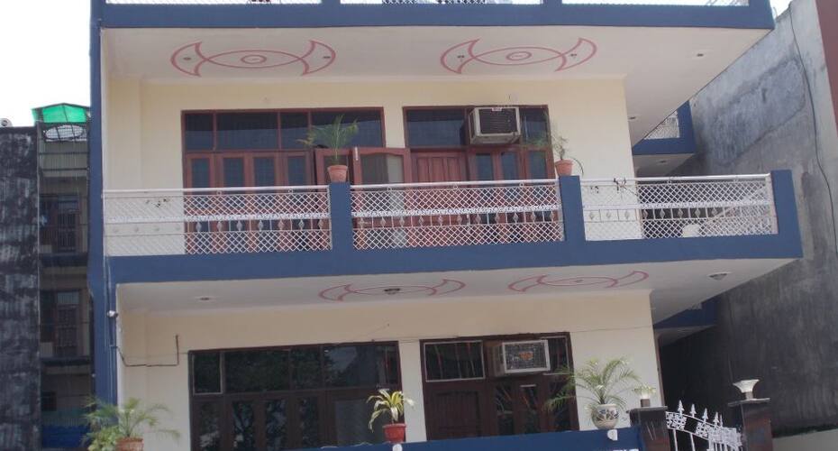 Home Stay Inn, Noida 1