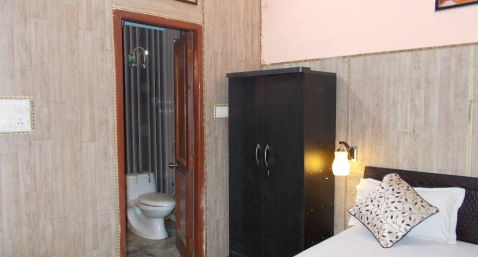 Home Stay Inn, Noida 5