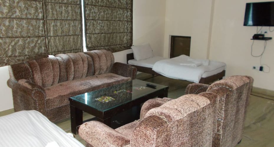 Hotel Central plaza, Gurgaon 4