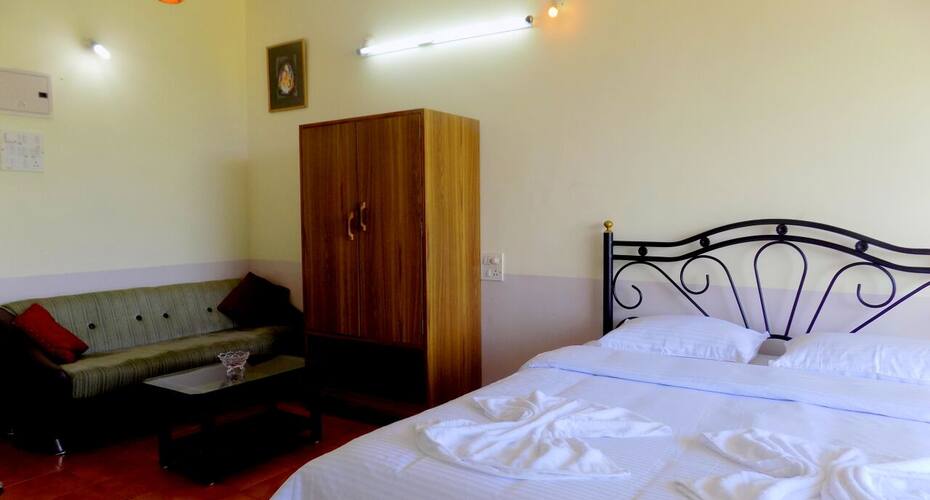 Seema Holiday Studio Apartment - Calangute, Goa 4