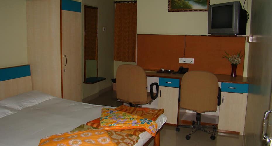 JK Rooms 105 Shree Gayatri Inn, Nagpur 4