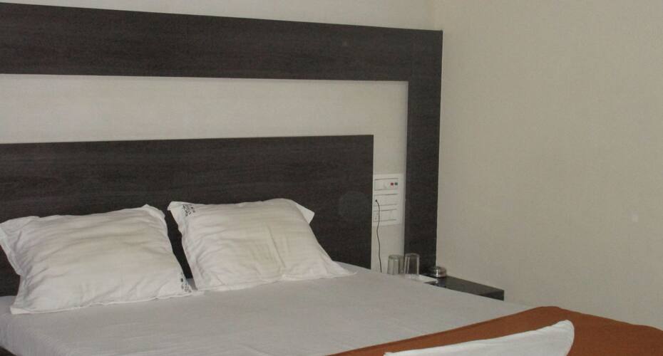 Hotel Darshan, Surat 5