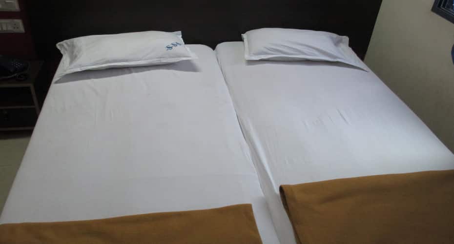 Hotel Diamond Lodge, Hyderabad 2