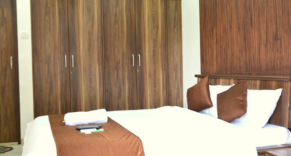 Hotel Saugaat Regency, Dera Bassi 1