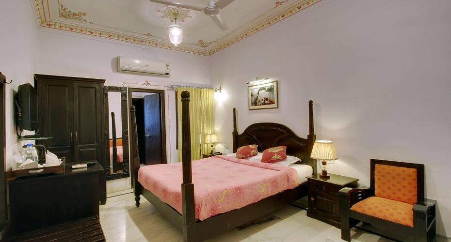 Bonfire Boutique Lake View, Udaipur 2