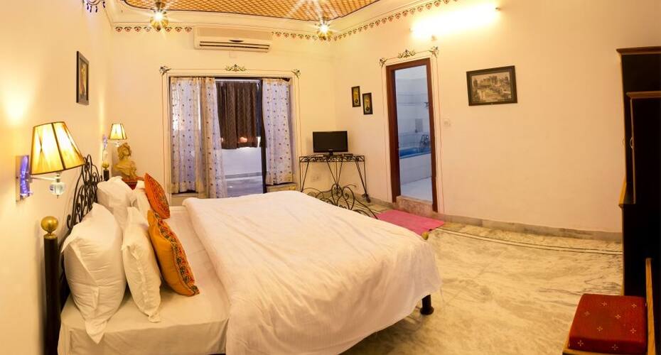 Bonfire Heritage Pichola, Udaipur 4