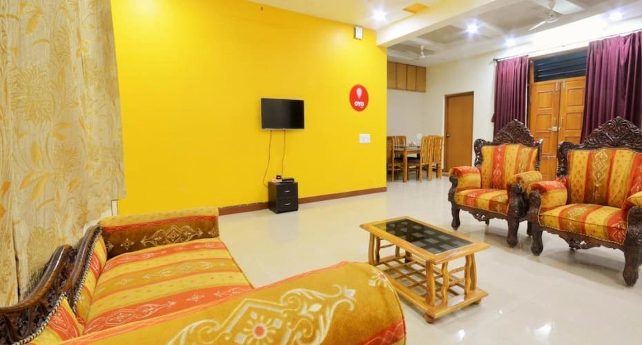 Corporate Long Stay Guest House In Prahladnagar, Ahmedabad 2