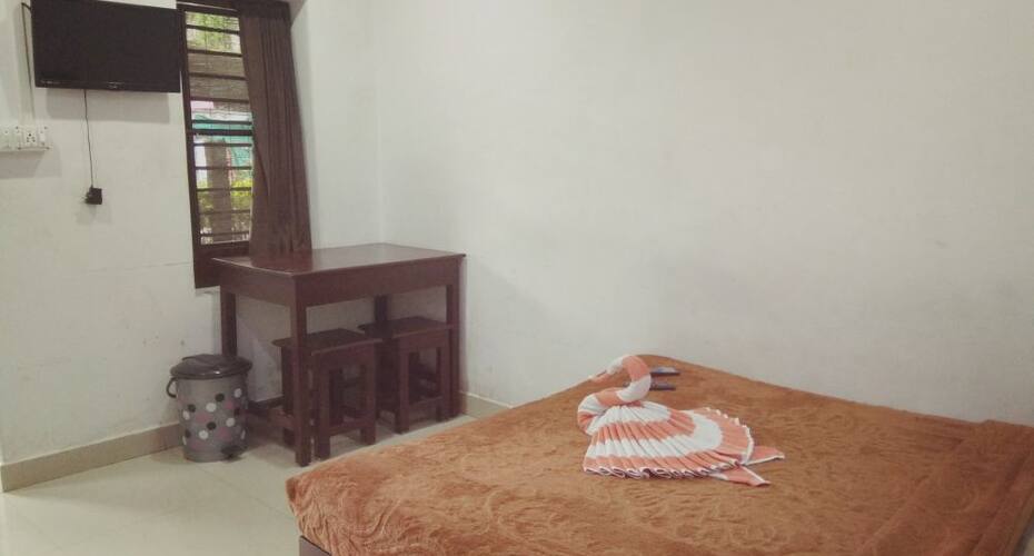 White Petal Homestay, Munnar 3