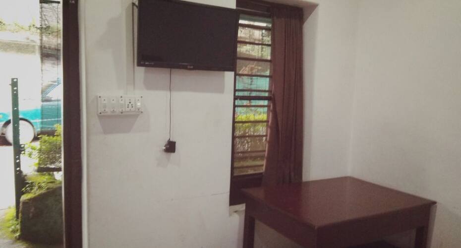 White Petal Homestay, Munnar 4