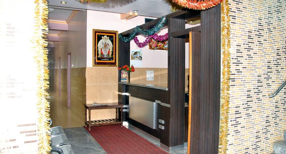 I Roomz Sanman Delux, Badami 2