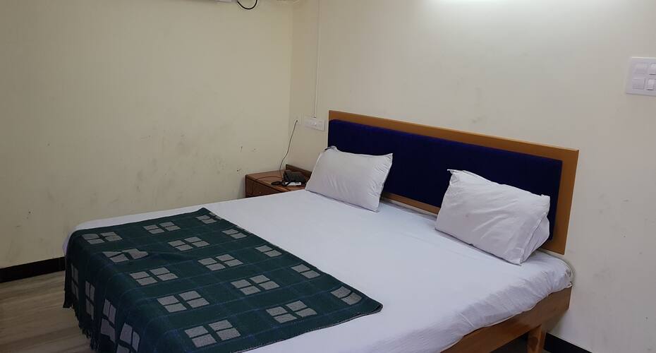 iROOMZ Krishna Grand Inn, Guntur 2
