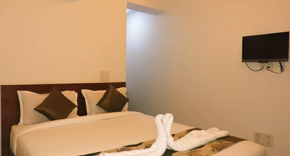 Resort Maximum Holiday Inn, Goa 2