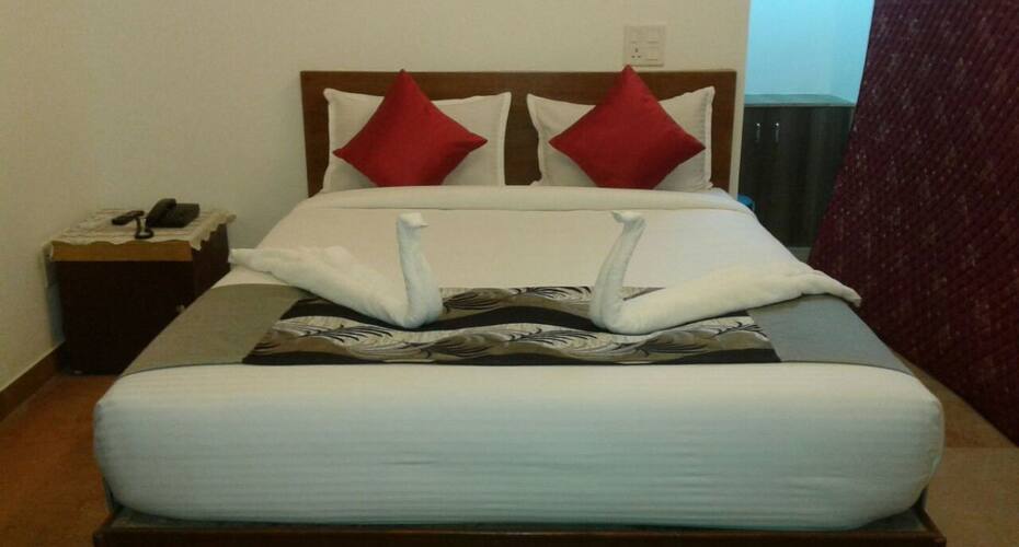 Resort Maximum Holiday Inn, Goa 5
