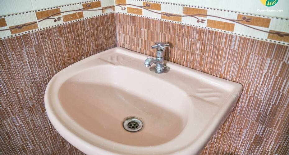 Apartment room near Vagator Beach, Goa 4