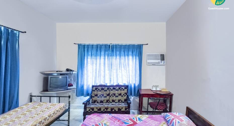 Boutique room for 4 near Anjuna Beach, Goa 3