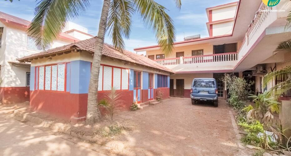 Boutique room for 4 near Anjuna Beach, Goa 1