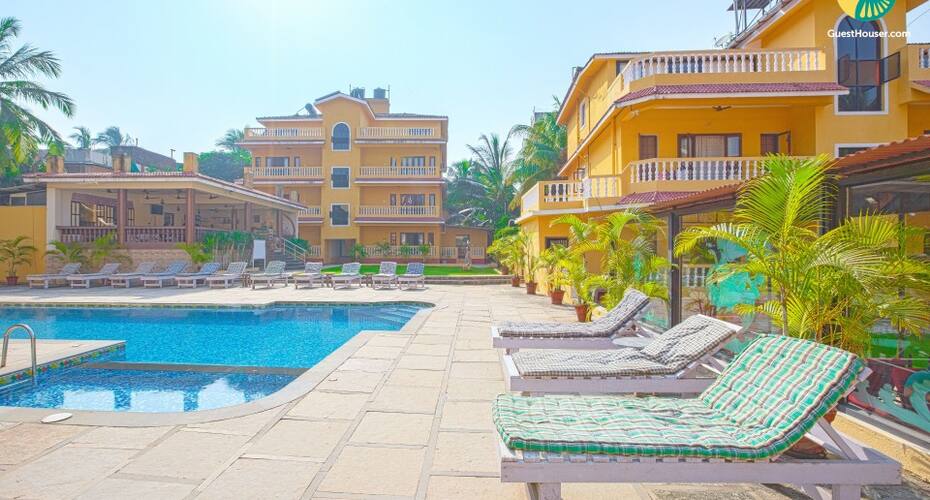 Penthouse room near Candolim beach, Goa 4