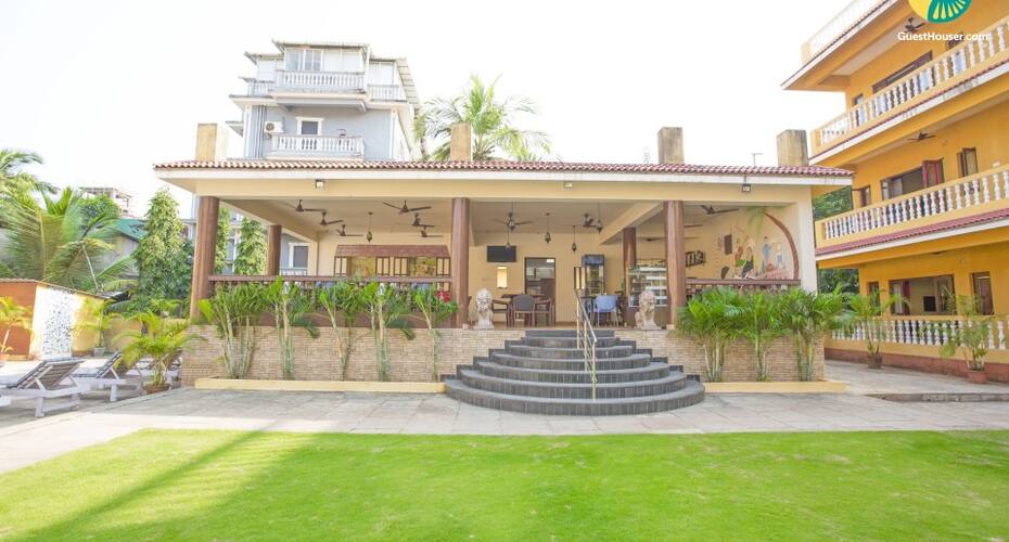 Penthouse room near Candolim beach, Goa 1