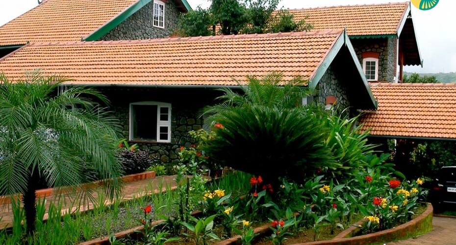 Room for 3 in a garden villa, Lonavala 1