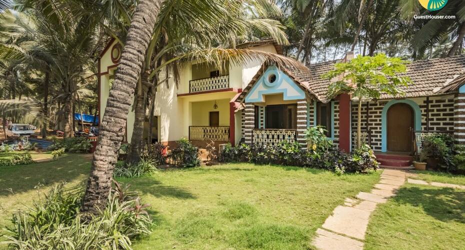 Private room for 3, 1 km from Candolim Beach, Goa 1