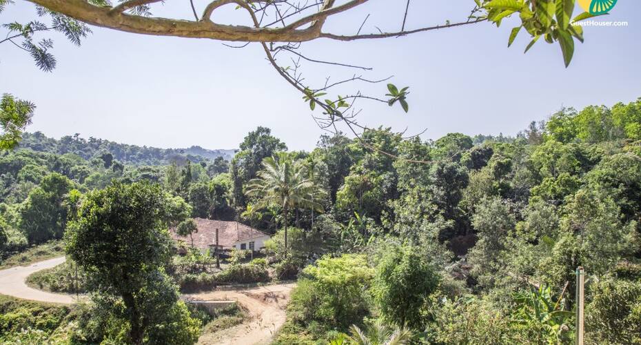 Cottage Room For 3 Guests, Madikeri 3