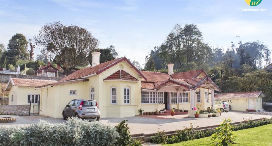 Room for 3 in a shared bungalow, Ooty 1