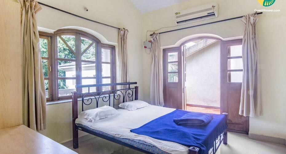 4-BR pool villa near Baga Beach, Goa 2