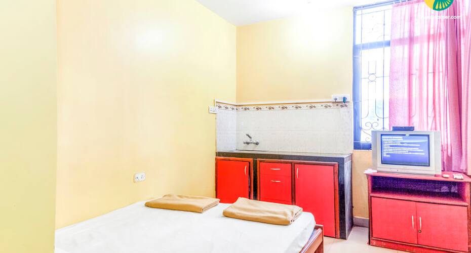 Private room in a guesthouse, Goa 3