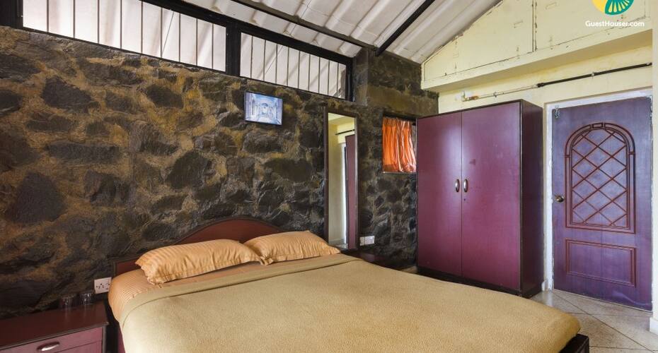 3-BR pool bungalow, Lonavala 3
