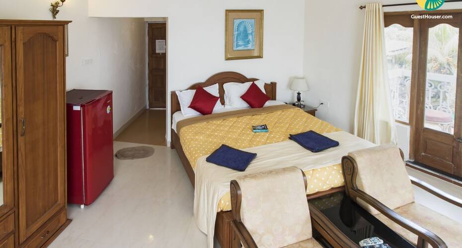 Room for 3 in a boutique stay, Goa 3