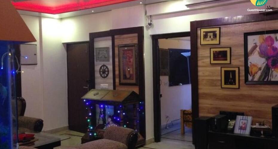Room for 2 in a homestay, Gurgaon 2