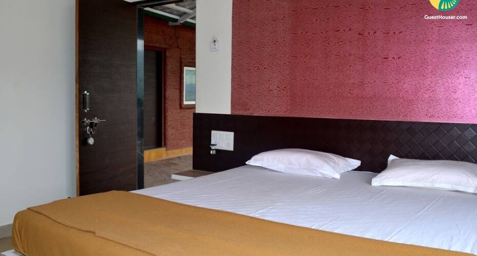 Cottage room for 3 with Wifi, Mahabaleshwar 4