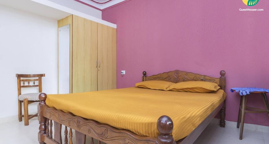 Couple cottage room in Calangute, Goa 4