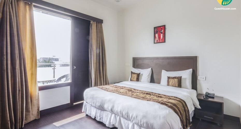 Boutique room for 3, Gurgaon 1