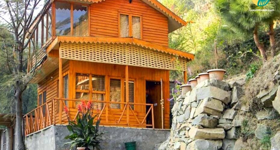 Duplex room in a Pinewood Cottage, Kasauli 4