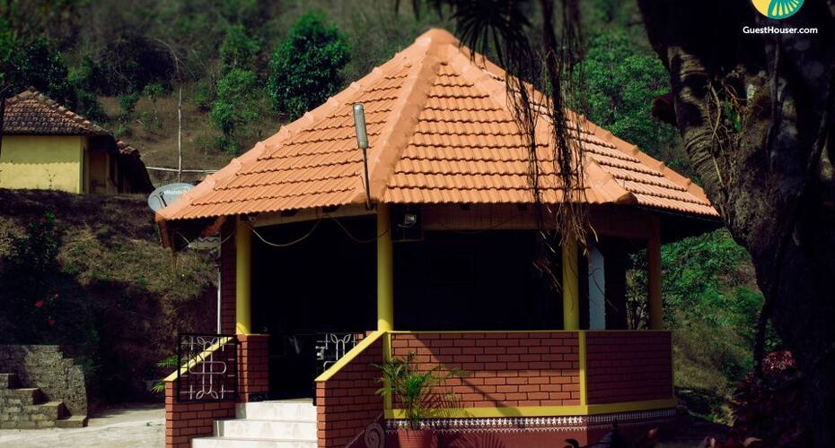 Homestay for 3 with Wifi, Chikmaglur 2