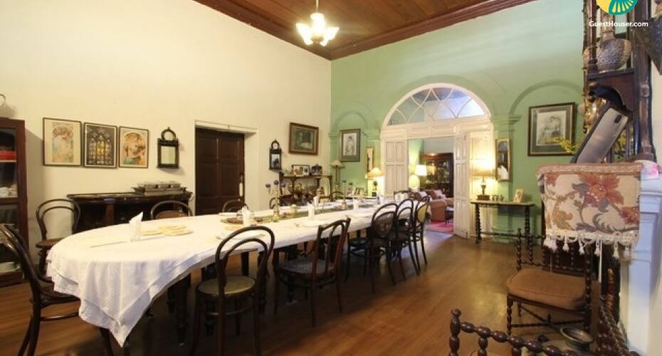 Family accommodation in a cottage, Mussoorie 4