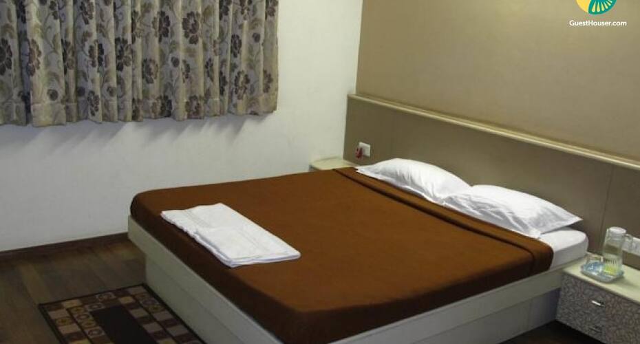 Room For 3 In A Shared Apartment, Pune 1