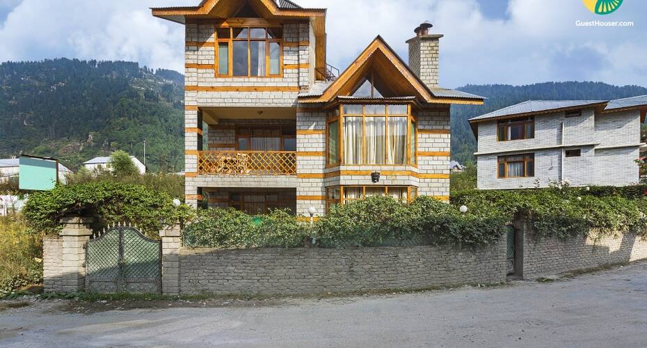 3-BR Hillside Cottage, Manali 1