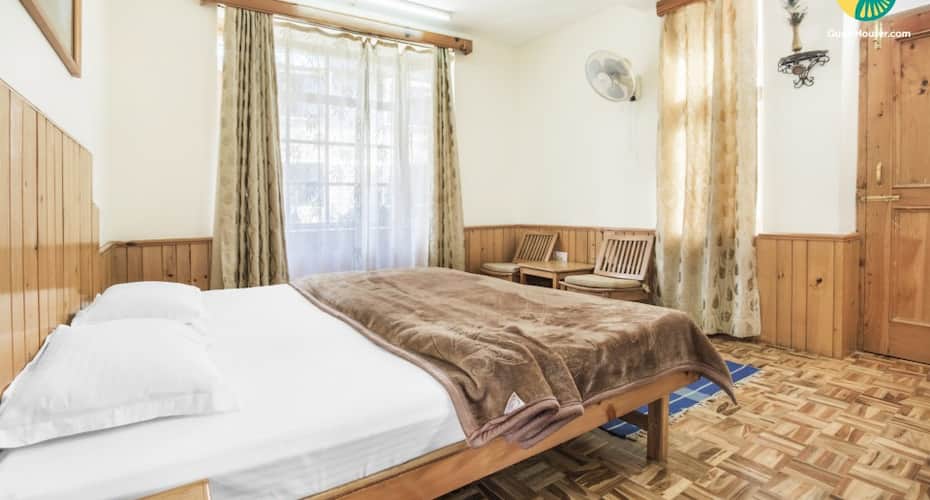Stately 3-BR cottage for nature lovers, close to an art gallery, Manali 4