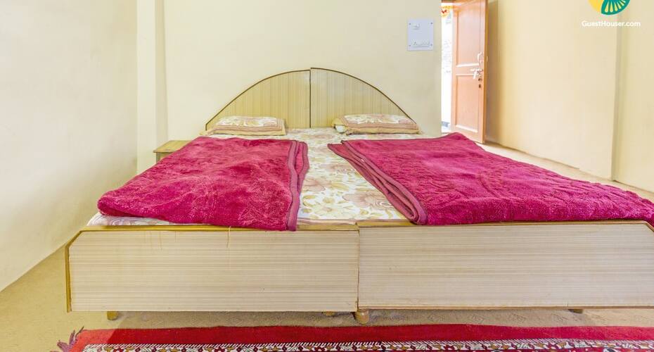 Boutique room for backpackers, Manali 2