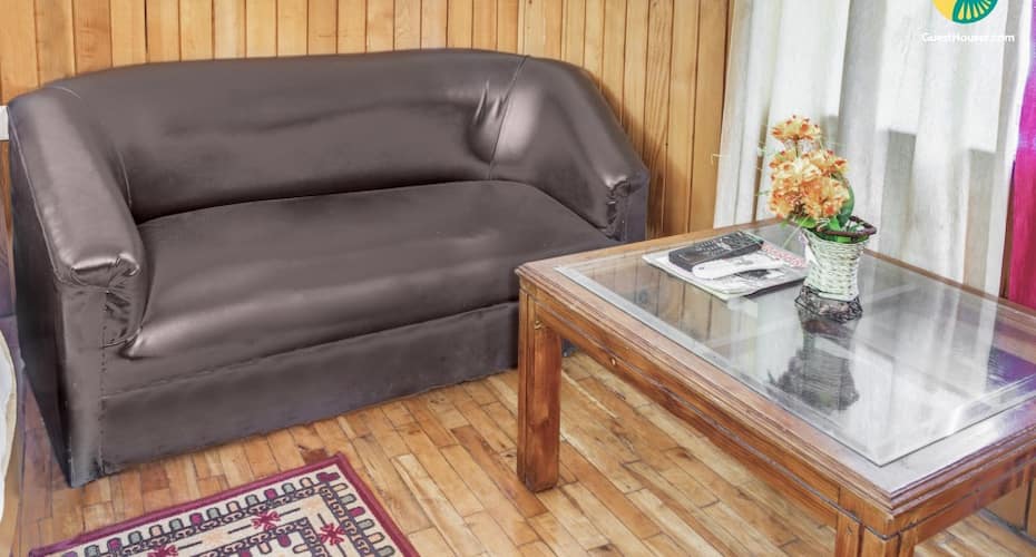 Well-furnished private room for a weekend getaway, Manali 2