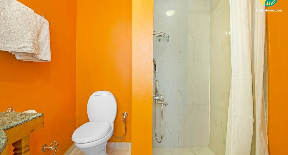 Cheerful stay snuggled in a breathtaking landscape, Manali 2